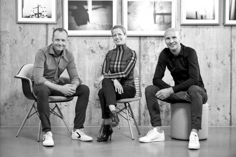 Serviceplan-GF-Duo gründet die Newcomer-Agentur vow to the new - Oliver Grüttemeier (links), Christina Schilde und Tobias Liu haben die Newcomer-Agentur vow to the new auf die Startrampe geschoben - Foto: vow to the new